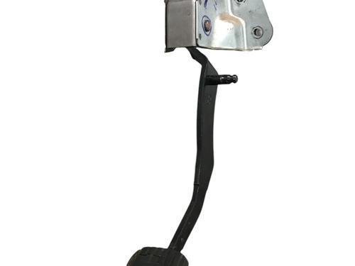 Pédale d'embrayage NISSAN MICRA III (K12) 1.2 16V (80 hp) 24364793