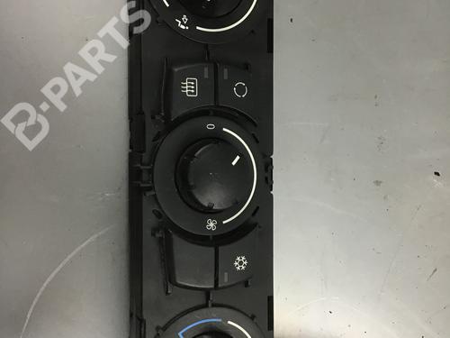 Used Climate control BMW 1 (E81) 116 d (116 hp) 8488400