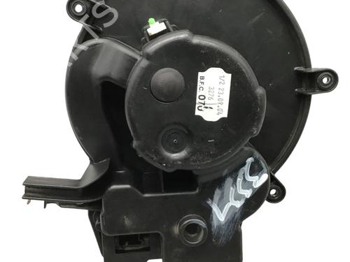 Heater blower motor MERCEDES-BENZ C-CLASS (W203) C 270 CDI (203.016) | BP15821221M62 
