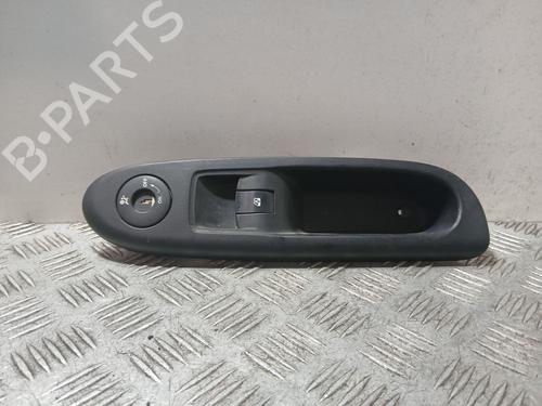 Pulsantiera anteriore destra RENAULT CLIO II (BB_, CB_) 1.5 dCi (B/CB07) (65 hp) 32414337