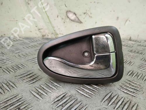 Højre bagtil invendig håndtag HYUNDAI ACCENT II (LC) 1.5 CRDi (82 hp) 18952348