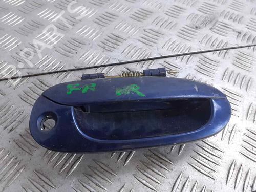 Używane Klamka zewnętrzna drzwi przednich prawych KIA CARENS I MPV (FC, FJ) 2.0 CRDi (113 hp) 6776007