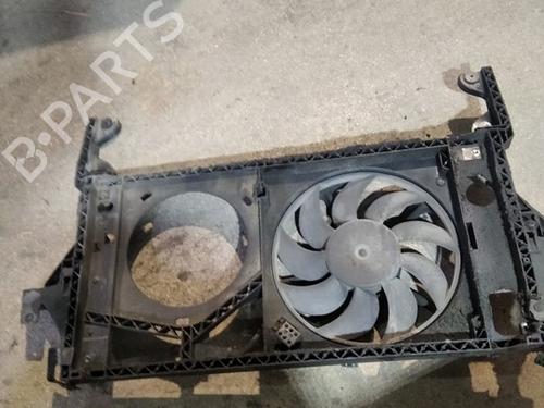 Used Radiator fan RENAULT MASTER II Van (FD) 2.5 dCi 100 (FD0U, FD0V, FD3U, FD3V, FD8U, FD8V) (99 hp) 30134453