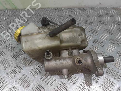 Used Brake master cylinder VW TRANSPORTER T5 Van (7HA, 7HH, 7EA, 7EH) 2.5 TDI (130 hp) 8921777