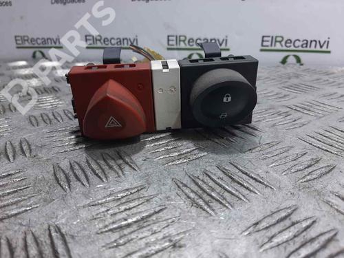 Used Warning switch Warning switch RENAULT MEGANE II Estate (KM0/1_) 1.9 dCi (KMRG, KM1G, KM0G, KM2C) (120 hp) 6981946 6981946