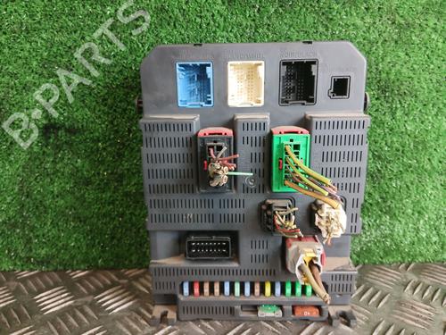Used Fuse box Fuse box CITROËN C4 Coupe (LA_) [2004-2013] 32688966 32688966