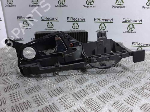 Używane Klamka wewnętrzna drzwi przednich prawych SEAT CORDOBA (6K2) 1.4 (60 hp) 7103712