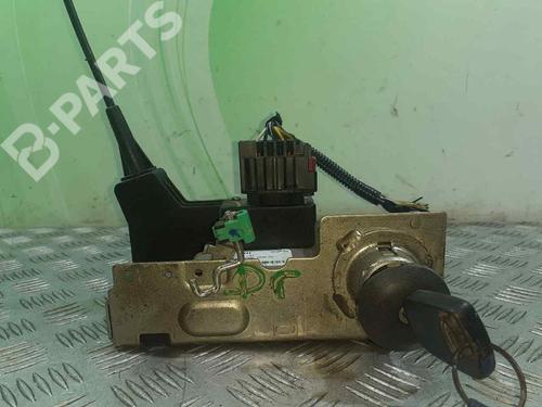 front-right-lock-ford-transit-connect-p65_-p70_-p80_-18-tdci-2t1av21812be-2002-9640296 main image