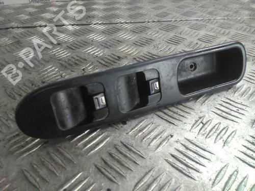 Mando elevalunas delantero izquierdo PEUGEOT 307 (3A/C) 1.6 16V (109 hp) 4530230
