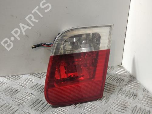 Używane Lampa tylna klapy bagażnika prawa BMW 3 (E46) 320 d (150 hp) 30327371