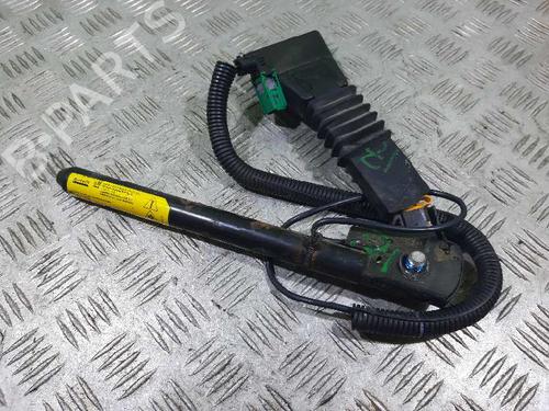 Pretensor delantero izquierdo OPEL CORSA C (X01) 1.3 CDTI (F08, F68) (70 hp) 6458107