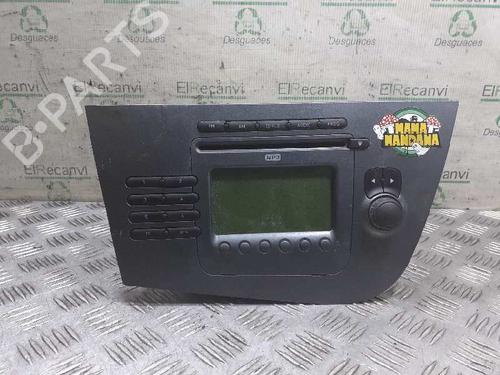 Used Radio SEAT LEON (1P1) 2.0 TDI (170 hp) 4981480