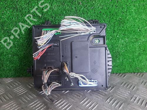 Used Fuse box RENAULT MEGANE III Hatchback (BZ0/1_, B3_) [2008-2026]  21179214