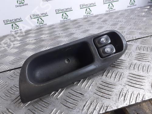 Pulsantiera anteriore sinistra RENAULT SCÉNIC I MPV (JA0/1_, FA0_) 1.9 dTi (JA1U) (80 hp) 6797822