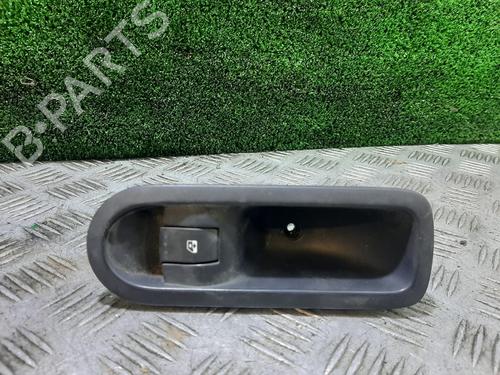 Used Left rear window switch RENAULT MEGANE II (BM0/1_, CM0/1_) [2001-2012]  25132394