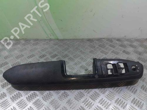 Used Left front window switch AUDI A4 B6 (8E2) 2.5 TDI quattro (180 hp) 9058756