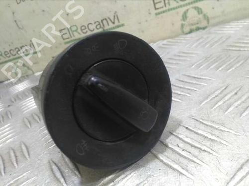 Used Headlight switch VW GOLF IV (1J1) 1.4 16V (75 hp) 4523488