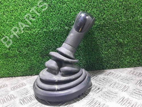 Pommeau de levier de vitesses FORD FIESTA V (JH_, JD_) 1.4 TDCi (68 hp) 22339815