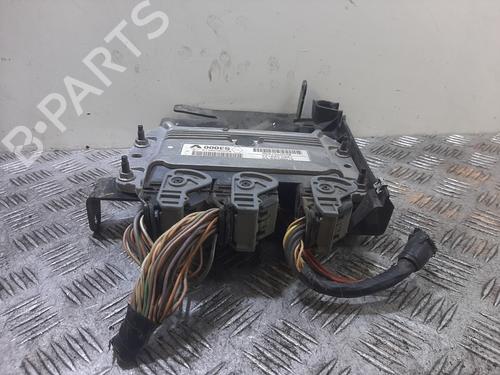 engine-control-unit-ecu-renault-grand-scenic-ii-jm01_-2004-2005-2006-2007-2008-2009-36355484 main image