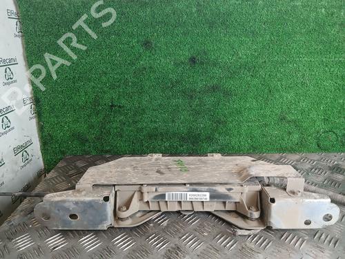 Used Electric handbrake RENAULT LAGUNA II Grandtour (KG0/1_) 2.0 16V (KG03, KG0Z, KG0T, KG1Y) (170 hp) 31854704