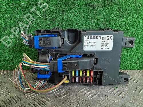 Used Fuse box OPEL CORSA D (S07) [2006-2015]  30713680