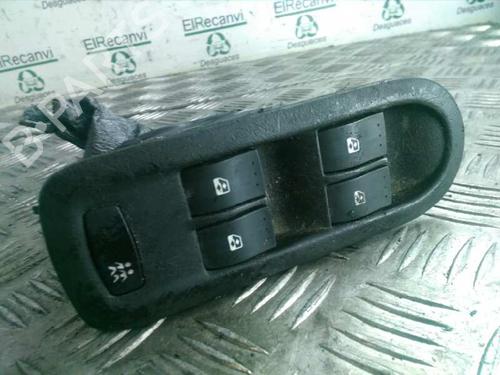 Used Left front window switch RENAULT MEGANE II (BM0/1_, CM0/1_) 1.6 16V (BM0C, CM0C) (113 hp) 4529628