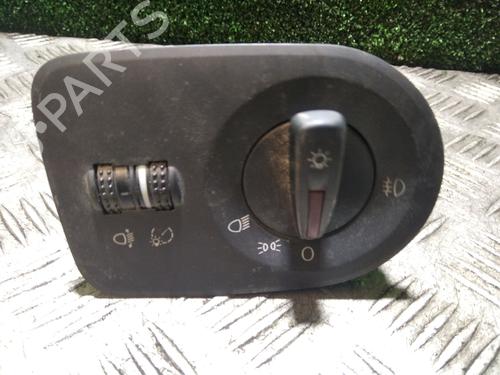 Used Headlight switch SEAT IBIZA IV (6J5, 6P1) [2008-2017]  26499945