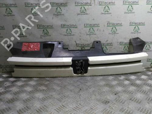 Used Grille Grille PEUGEOT 306 Hatchback (7A, 7C, N3, N5) 1.6 (89 hp) 4526213 4526213