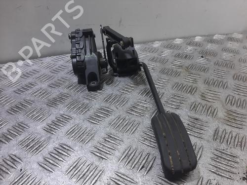 Pedal RENAULT CLIO II (BB_, CB_) 1.5 dCi (B/CB07) (65 hp) 32219888