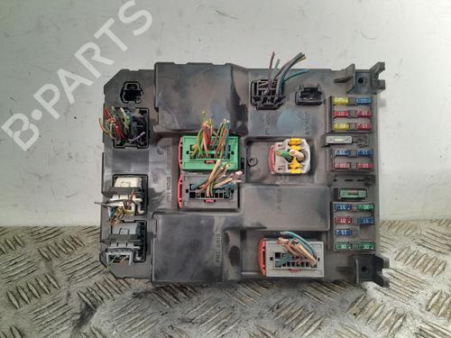 Used Fuse box Fuse box 36870702 36870702