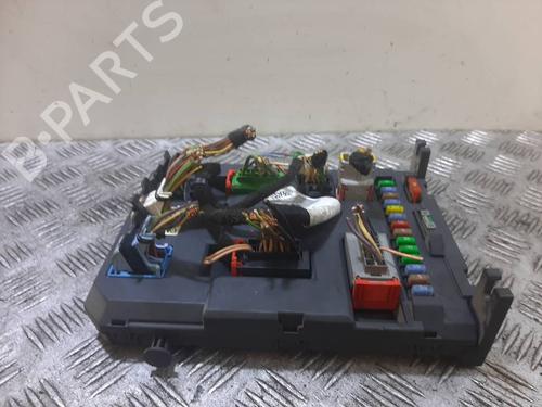 Used Fuse box Fuse box 38957543 38957543