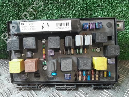 Used Fuse box Fuse box 37527470 37527470