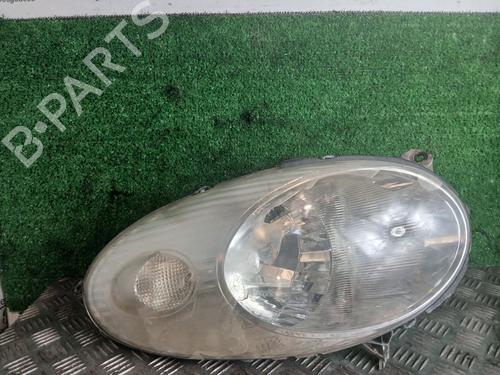 Used Right headlight NISSAN MICRA III (K12) 1.2 16V (65 hp) 32338014