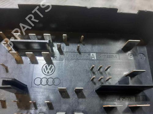 Fuse box VW GOLF V (1K1) | BP18741695E1