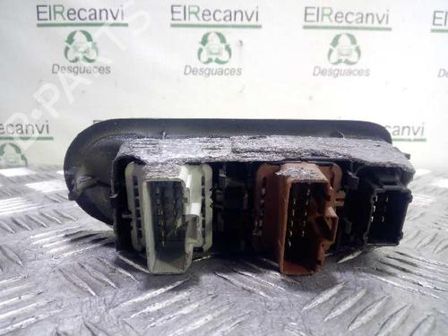 Left front window switch RENAULT MEGANE II (BM0/1_, CM0/1_) 1.9 dCi (BM0G, CM0G) | BP4538402I27