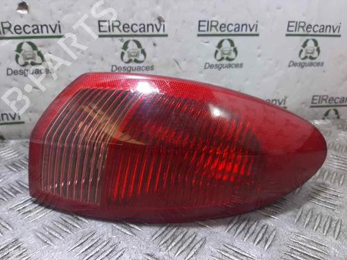 Højre baglygte ALFA ROMEO 147 (937_) 1.6 16V T.SPARK (937.AXA1A, 937.AXB1A, 937.BXB1A) (120 hp) 17636267
