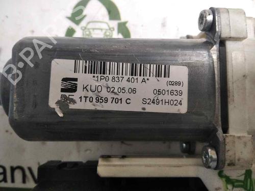 Left front window motor SEAT LEON (1P1) 1.6 TDI | BP17044947E21 