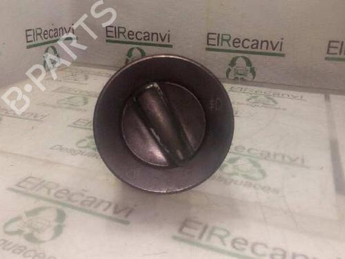 Used Headlight switch VW GOLF IV (1J1) 1.6 (100 hp) 4527745