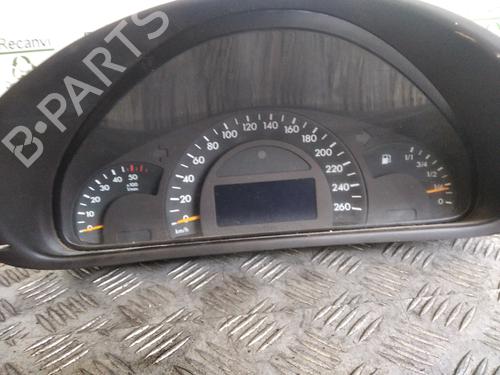 Used Instrument cluster MERCEDES-BENZ C-CLASS (W203) C 220 CDI (203.006, 203.008) (143 hp) 18893092