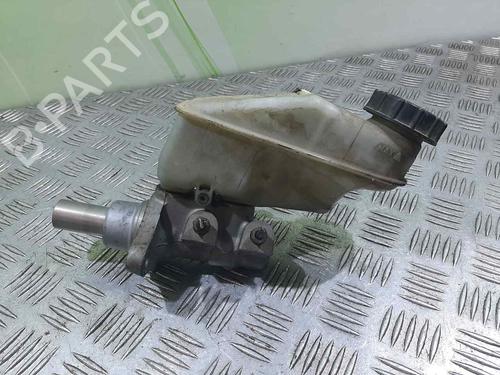 Used Brake master cylinder TOYOTA YARIS (_P9_) 1.4 D-4D (NLP90_, NLP90R) (90 hp) 8124345