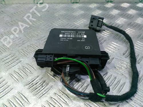 Used Comfort control module MERCEDES-BENZ C-CLASS (W203) C 180 Kompressor (203.046) (143 hp) 4520444