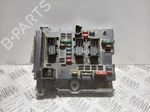 Used Fuse box Fuse box CITROËN XSARA (N1) 2.0 HDi 90 (90 hp) 32445128 32445128