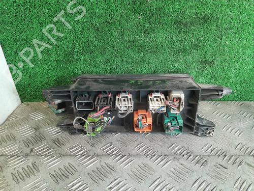 Used Fuse box CHRYSLER VOYAGER / GRAND VOYAGER III (GS_, NS_) 2.0 i (133 hp) 25032432