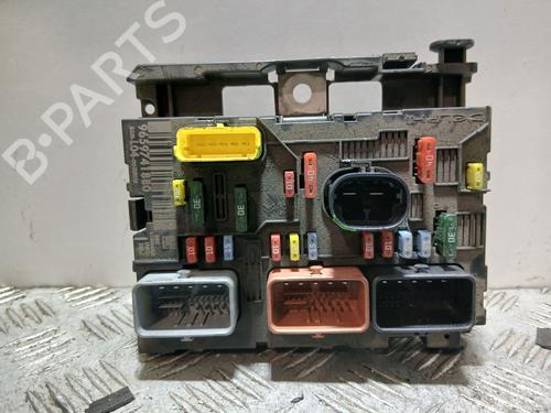 Zekeringkast PEUGEOT 307 CC (3B) [2003-2009]  31613740