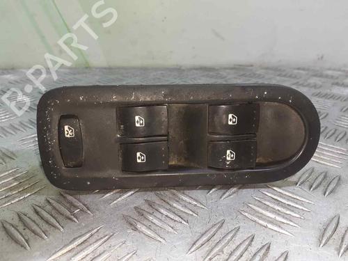 Used Left front window switch RENAULT GRAND SCÉNIC II (JM0/1_) [2004-2009]  9131376