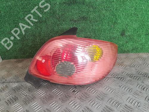 Used Right taillight PEUGEOT 206 Hatchback (2A/C) 1.4 LPG (75 hp) 26187851
