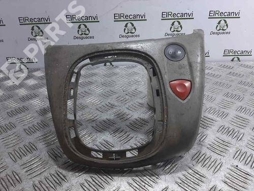 Used Warning switch RENAULT SCÉNIC II (JM0/1_) 1.9 dCi (JM0G, JM12, JM1G, JM2C) (120 hp) 6978800