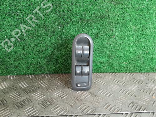 Used Left front window switch RENAULT SCÉNIC II (JM0/1_) [2003-2010]  24220496