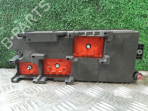 Used Fuse box Fuse box 37631261 37631261