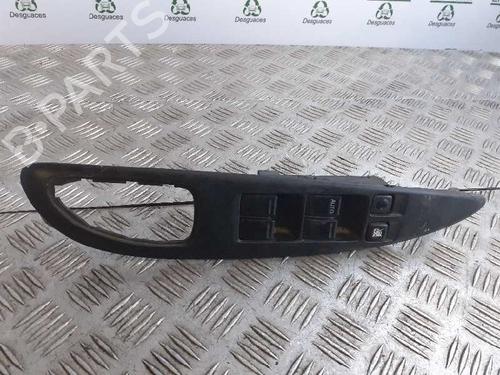 Used Left front window switch NISSAN PRIMERA (P12) 2.2 Di (126 hp) 6420087